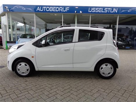 Chevrolet Spark - 1.2 16V LT / Airco / Navigatie / Stoelverw - 1