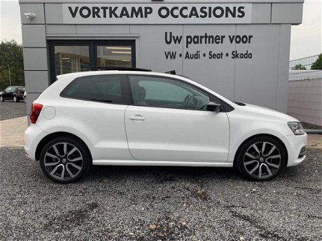 Volkswagen Polo - 1.2TSI 90 PK HIGHLINE PANO/LED/PDC/STOELVERW - 1