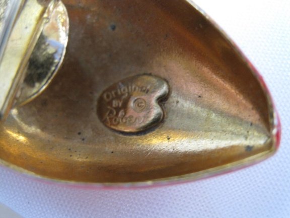 Broche by Robert goudkleurig en emaille aardbei 4.4x2.1 cm - Afbeelding 7