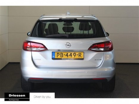 Opel Astra Sports Tourer - 1.0 Online Edition (Navigatie / Parkeersensoren voor & achter / DAB) - 1