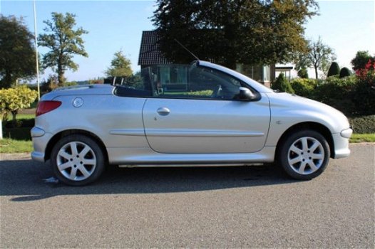 Peugeot 206 - CC 1.6-16V 109pk Premium ECC Airco - 1