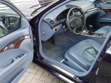 Mercedes-Benz E-klasse Combi - 200 K. 177000KM YOUNGTIMER 7-PERSOONS 163PK - 1