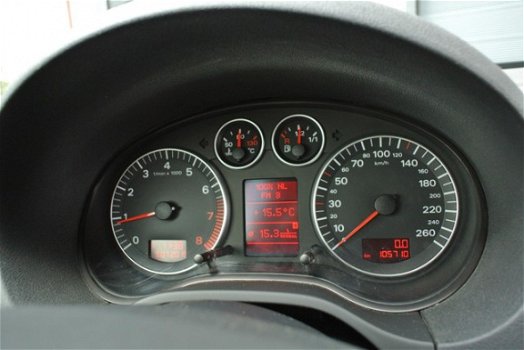 Audi A3 Sportback - 2.0 FSI 110KW Attraction AQUARIUSGRUN - 1