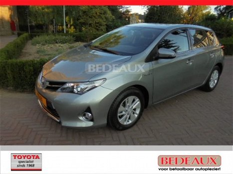 Toyota Auris - 1.8 Hybrid 136pk CVT Dynamic Edition bij specialist - 1