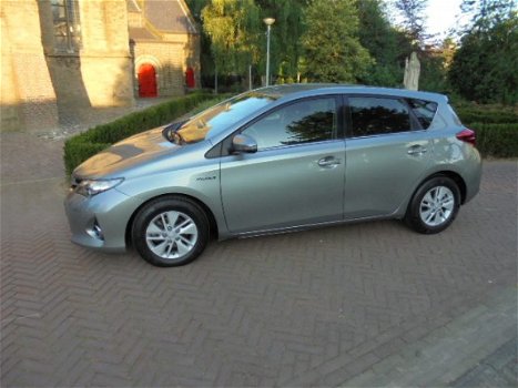 Toyota Auris - 1.8 Hybrid 136pk CVT Dynamic Edition bij specialist - 1