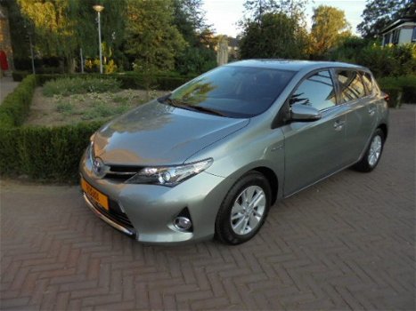 Toyota Auris - 1.8 Hybrid 136pk CVT Dynamic Edition bij specialist - 1