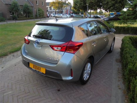 Toyota Auris - 1.8 Hybrid 136pk CVT Dynamic Edition bij specialist - 1