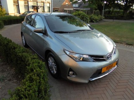 Toyota Auris - 1.8 Hybrid 136pk CVT Dynamic Edition bij specialist - 1