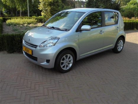 Daihatsu Sirion - 1.3i 100th Momo stuur / bij dealer - 1