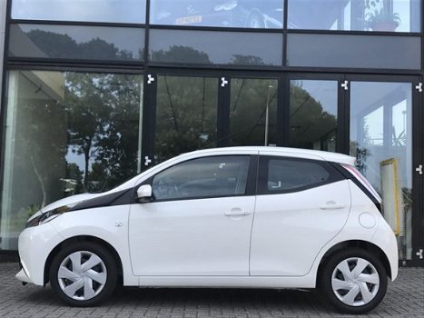 Toyota Aygo - 1.0 VVT-i x-play | Airco | Cruise Control | Radio | Staat in de Krim - 1