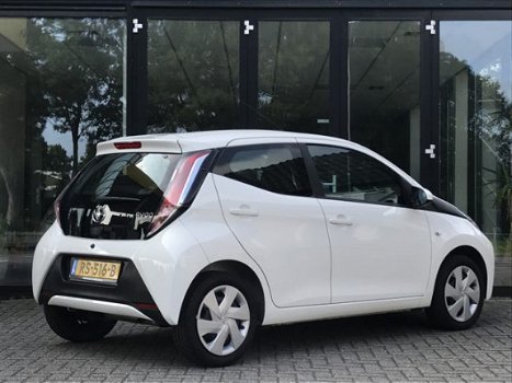 Toyota Aygo - 1.0 VVT-i x-play | Airco | Cruise Control | Radio | Staat in de Krim - 1