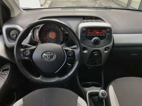 Toyota Aygo - 1.0 VVT-i x-play | Airco | Cruise Control | Radio | Staat in de Krim - 1