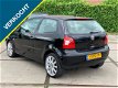 Volkswagen Polo - 1.2-12V Comfortline/Stuurbkr/Elek.ramen/Nieuwe APK - 1 - Thumbnail