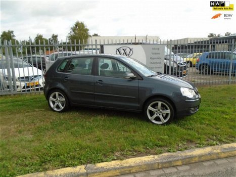 Volkswagen Polo - 1.4-16V Optive met een nieuwe apk keuring - 1