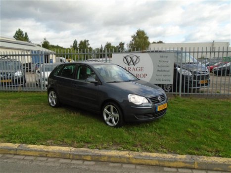 Volkswagen Polo - 1.4-16V Optive met een nieuwe apk keuring - 1