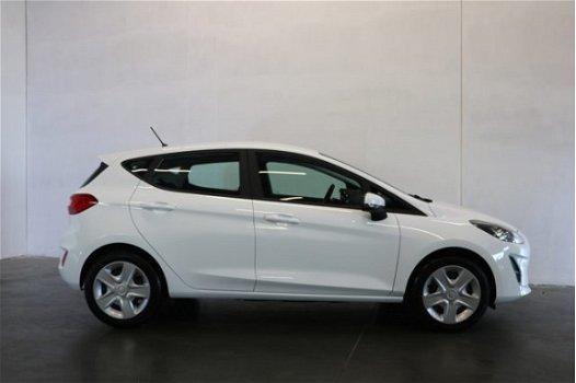 Ford Fiesta - 1.1 85pk 5D Trend nu €2.350 Van Mossel voordeel - 1