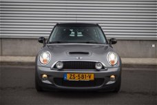 Mini Mini Clubman - 1.6 Cooper S - JCW VELGEN - AIRCO - STOELVERWARMING - SFEERVERLICHTING - EXCLUSI