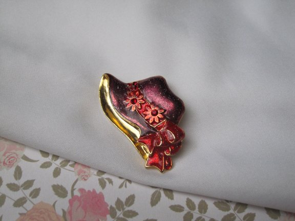 Broche goudkleurige met aubergine kleurige emaille hoed 5.0x2.8 cm - Afbeelding 5