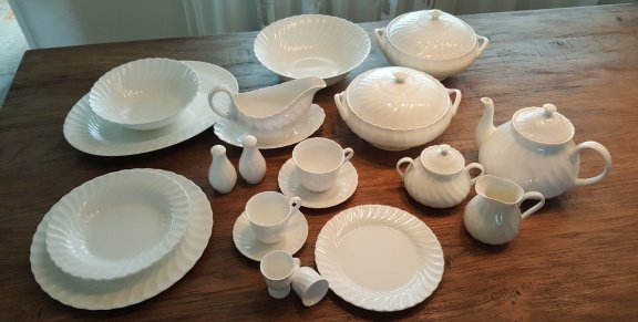 Wedgwood Bone China servies - 1