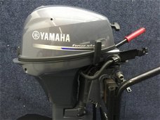 Yamaha F8 met afstand bediening kortstaart