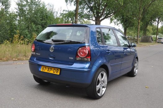 Volkswagen Polo - 1.4 TDI Optive 5-DEURS/AIRCO XENON/USB-AUX - 1