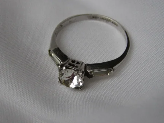 Zilveren ring maat 19.7 ronde en baquette bergkristalletjes - nr. 1