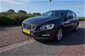 Volvo V60 - 1.6 D2 115pk NWE MODEL NAVIGATIE PARKEERSENSOREN CLIMA CRUISECONTROL BLUETOOTH 6BAK 16IN - 1 - Thumbnail