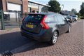 Volvo V60 - 1.6 D2 115pk NWE MODEL NAVIGATIE PARKEERSENSOREN CLIMA CRUISECONTROL BLUETOOTH 6BAK 16IN - 1 - Thumbnail