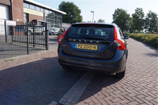 Volvo V60 - 1.6 D2 115pk NWE MODEL NAVIGATIE PARKEERSENSOREN CLIMA CRUISECONTROL BLUETOOTH 6BAK 16IN - 1