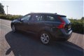 Volvo V60 - 1.6 D2 115pk NWE MODEL NAVIGATIE PARKEERSENSOREN CLIMA CRUISECONTROL BLUETOOTH 6BAK 16IN - 1 - Thumbnail