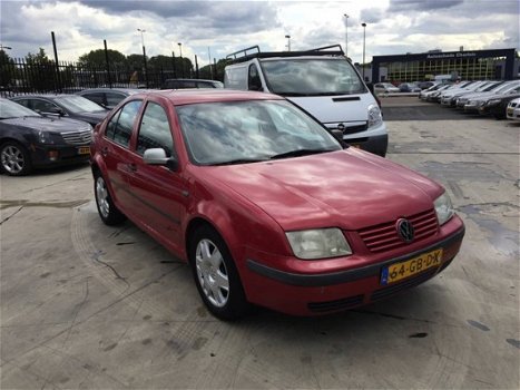 Volkswagen Bora - 2.0 85 Kw AUT - 1