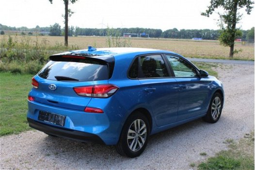 Hyundai i30 - 1.0 T-GDI First Edition Clima-Led-Navi-Camera 24 Maanden Bovag Garantie - 1