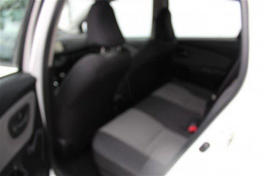 Toyota Yaris - 1.5 Hybrid AUTOMAAT, climate, parkeersensoren, achteruitcamera, - 1