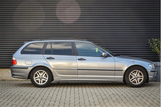 BMW 3-serie Touring - 316i Black&Silver II Airco, Cruise, Navi, Elektr. ramen, LM-velgen - 1