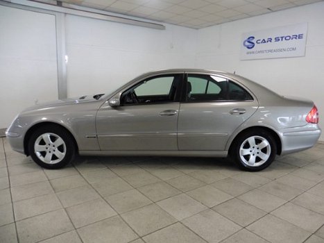 Mercedes-Benz E-klasse - 240 Elegance / NL AUTO / AUT. / PDC / +++ - 1