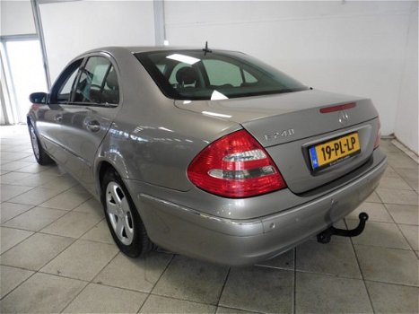 Mercedes-Benz E-klasse - 240 Elegance / NL AUTO / AUT. / PDC / +++ - 1