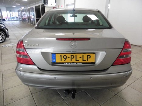 Mercedes-Benz E-klasse - 240 Elegance / NL AUTO / AUT. / PDC / +++ - 1