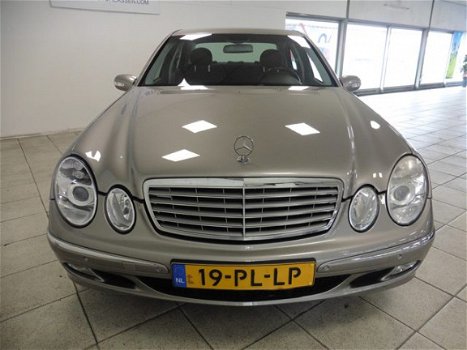 Mercedes-Benz E-klasse - 240 Elegance / NL AUTO / AUT. / PDC / +++ - 1