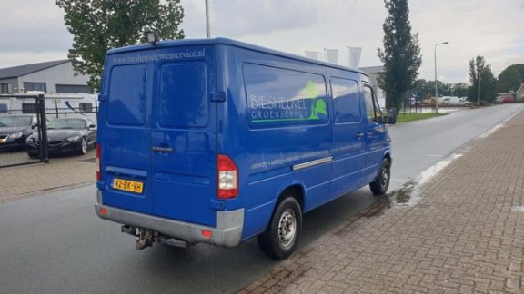 Mercedes-Benz Sprinter - 1