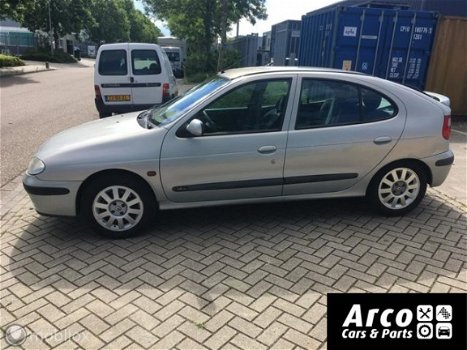 Renault Mégane - 1.6-16V Expression - 1