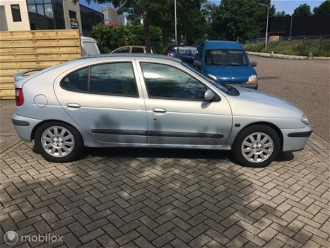 Renault Mégane - 1.6-16V Expression - 1