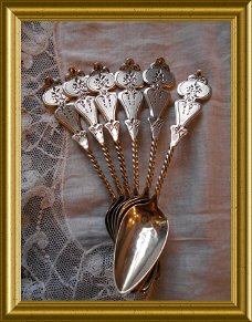 6 antieke zilveren lepeltjes // antique silver tea spoons