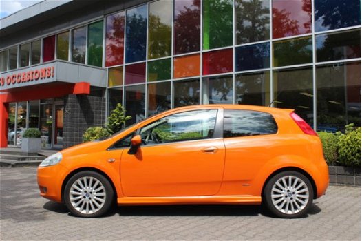 Fiat Grande Punto - 1.4-16V Sport / PANORAMADAK / AIRCO-ECC / *APK TOT 8-2020* / EL. PAKKET / LMV - 1