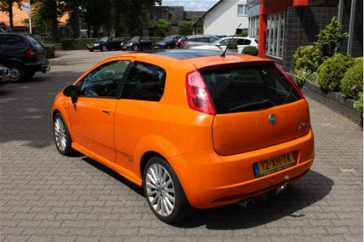 Fiat Grande Punto - 1.4-16V Sport / PANORAMADAK / AIRCO-ECC / *APK TOT 8-2020* / EL. PAKKET / LMV - 1