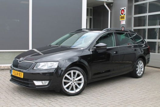 Skoda Octavia Combi - 1.2 TSI 105PK AMBITION BUS. CLIMA/NAVI/PDC/TREKHAAK - 1