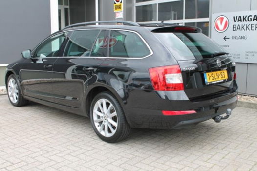 Skoda Octavia Combi - 1.2 TSI 105PK AMBITION BUS. CLIMA/NAVI/PDC/TREKHAAK - 1