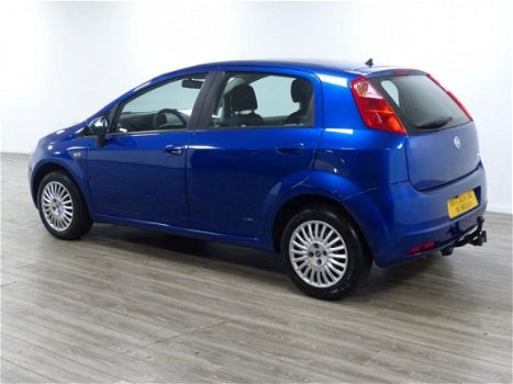 Fiat Punto - GRANDE 1.4 DYNAMIC AUTOMAAT - 1