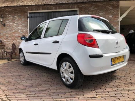 Renault Clio - 1.2-16V Authentique - 1