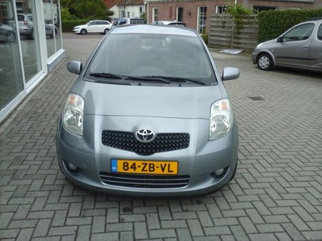 Toyota Yaris - 1.3 VVTi Sol Airco/Trekhaak - 1