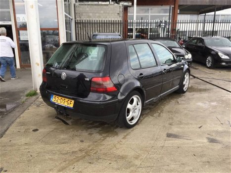 Volkswagen Golf - 2.3 V5 Highline - 1